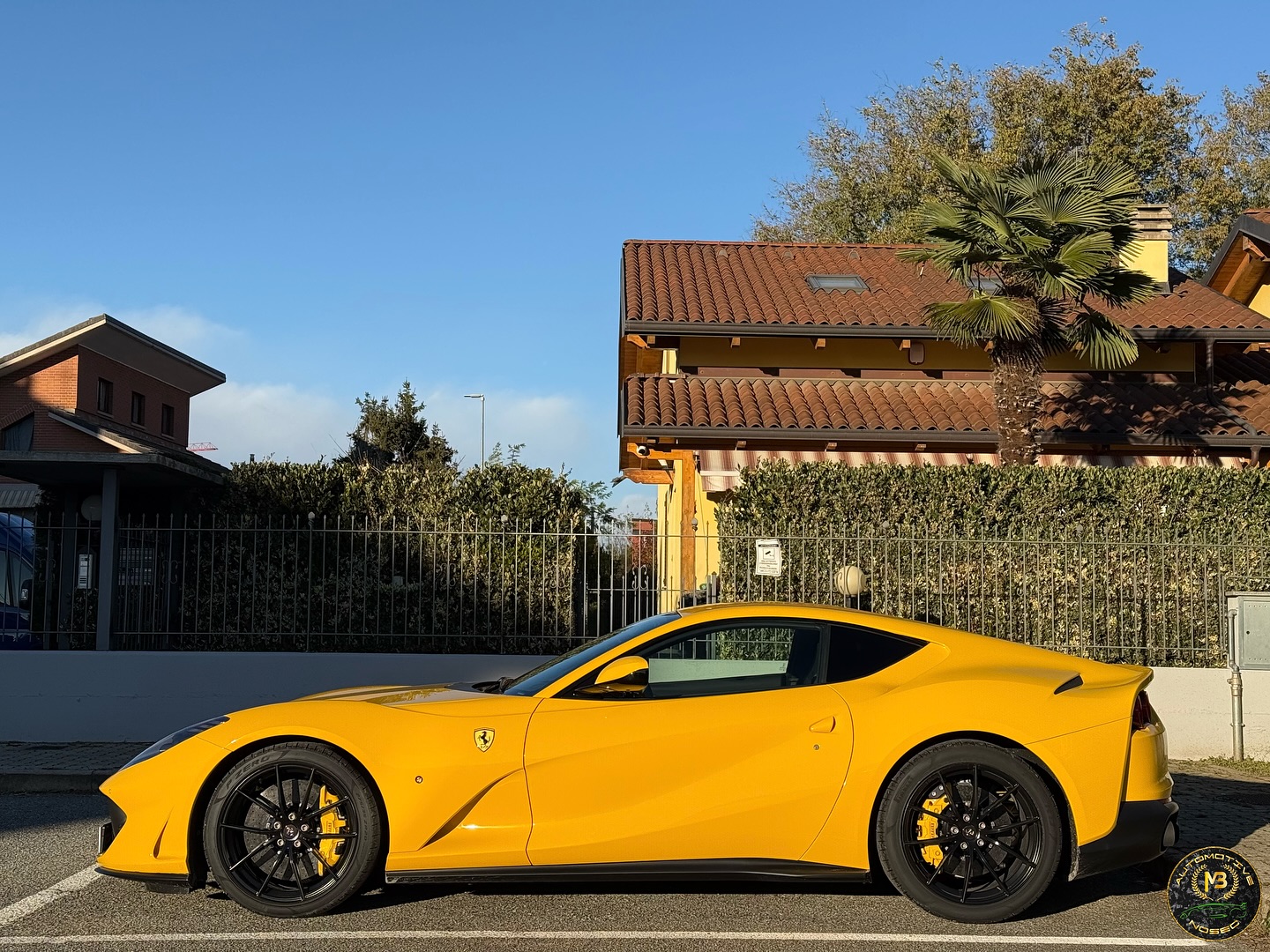 FERRARI 812