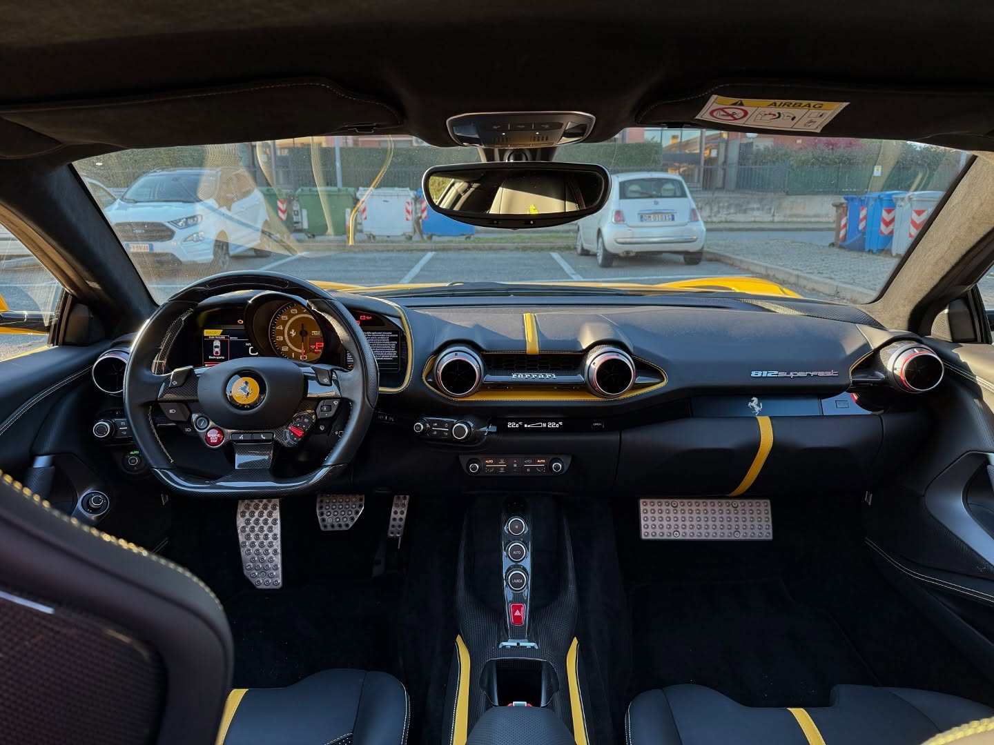 FERRARI 812