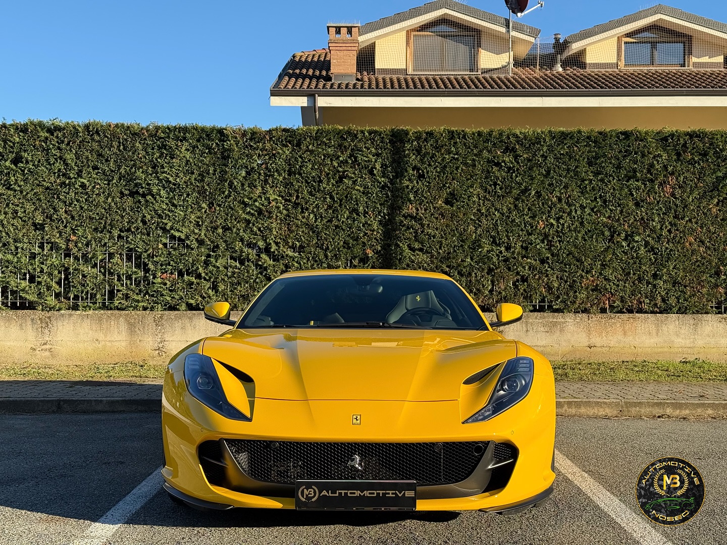 FERRARI 812