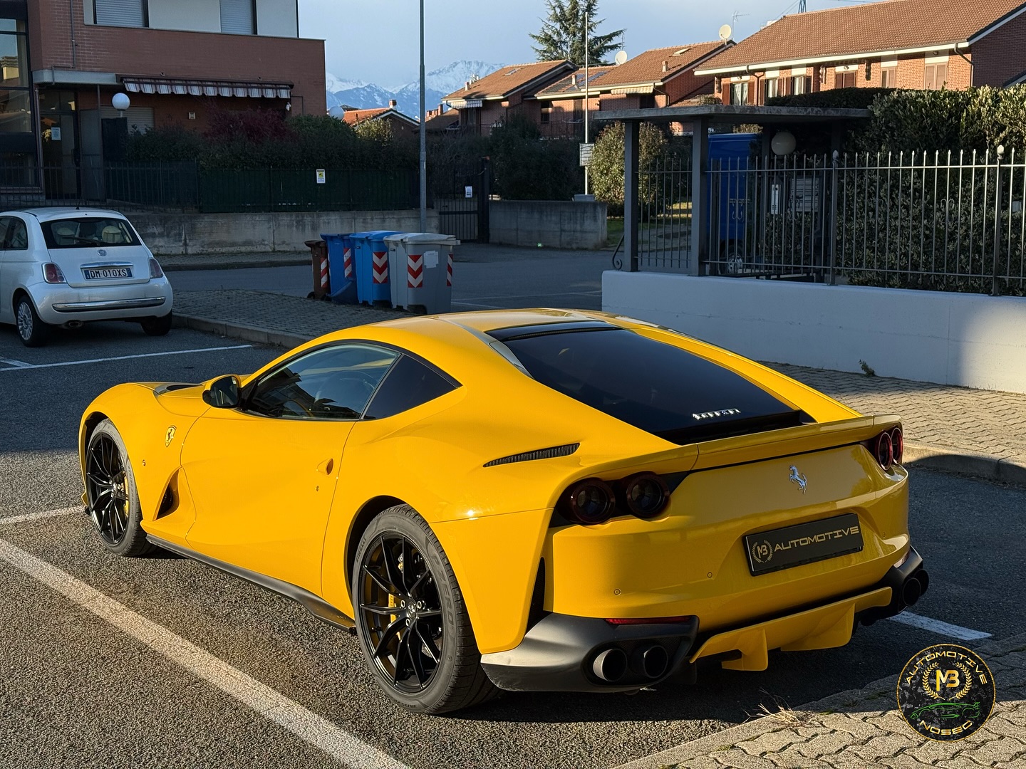 FERRARI 812