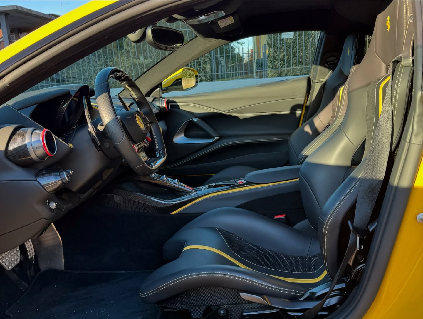 FERRARI 812