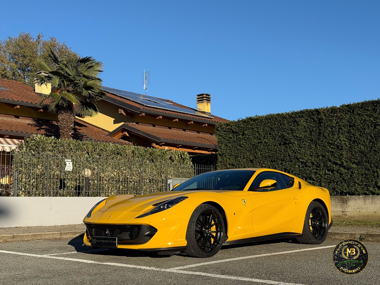 FERRARI 812