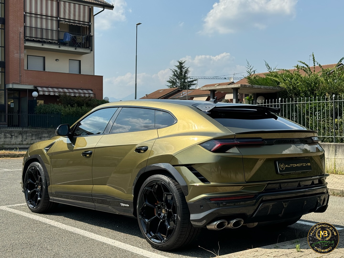 LAMBORGHINI URUS