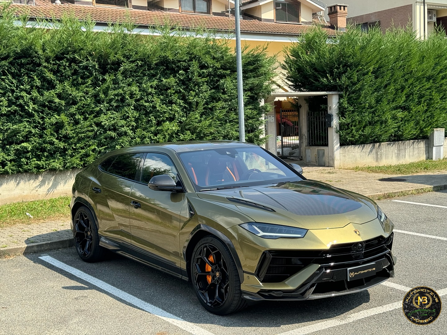 LAMBORGHINI URUS